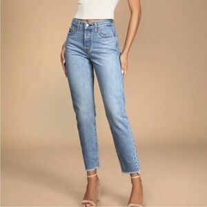 Light Wash High-Rise Straight Jeans - Women